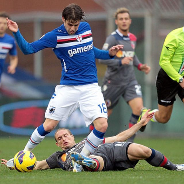 Ελεύθερες ή μέσω emu ποδοσφαιρικές μεταδόσεις