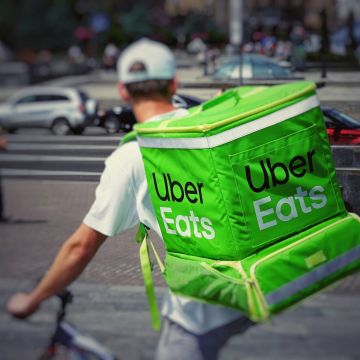 Το Uber Eats έρχεται στην Ελλάδα μέσα στη χρονιά