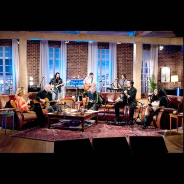 Ο Γιώργος Δημητριάδης και ο Μύρωνας Στρατής  με special guest την Idra Kayne  στο «Μουσικό κουτί» της ΕΡΤ1