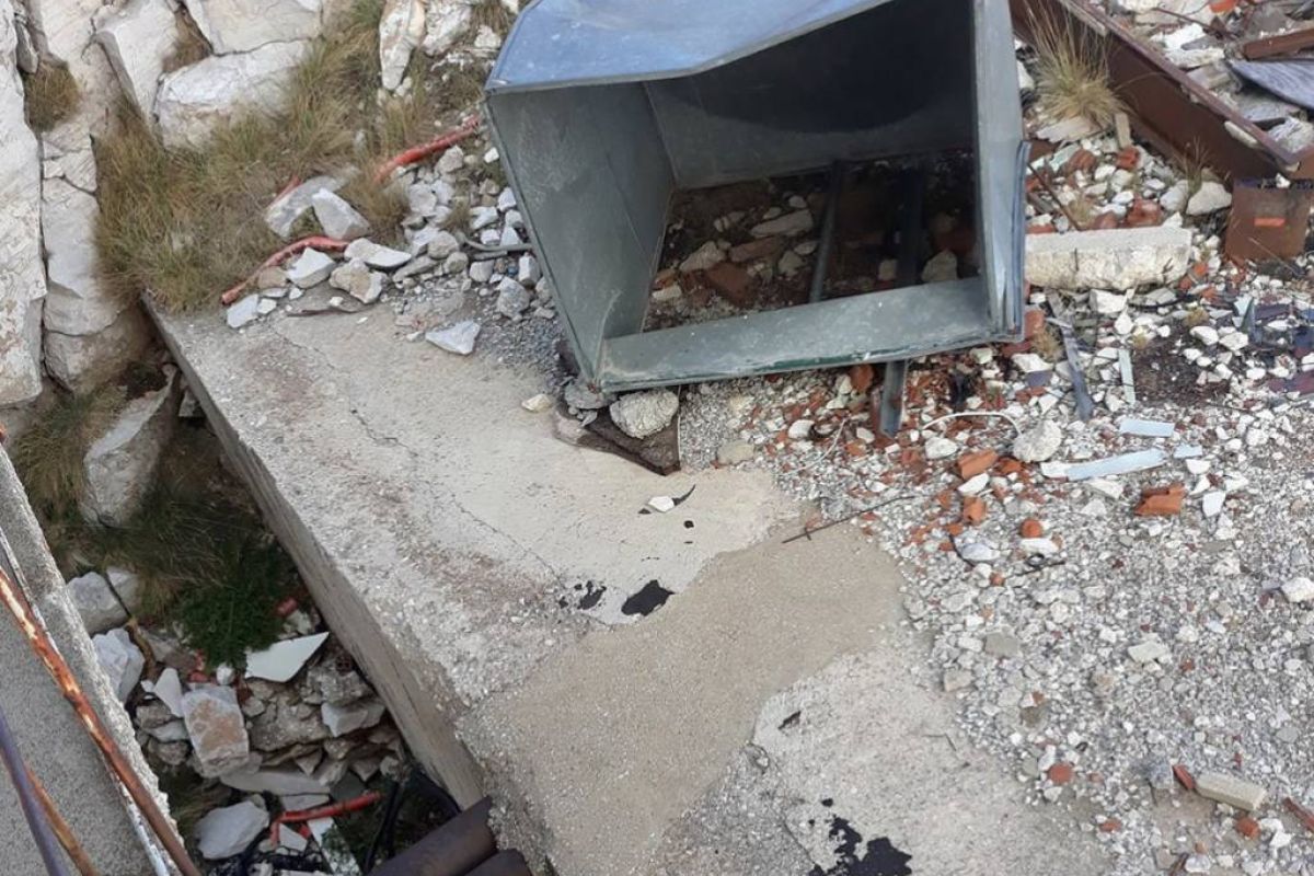 d00f83826c4b35a8d00ed4b391f7c20d XL c00a565e