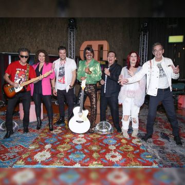 Στο Σπίτι με τον Τόνι Σφήνο