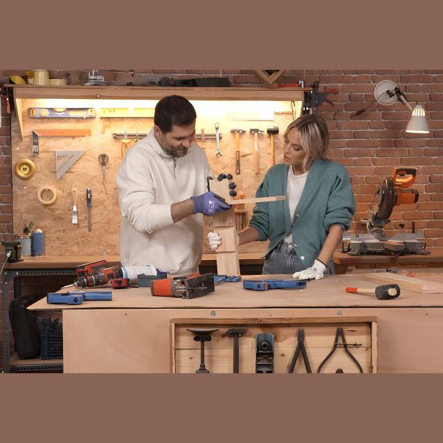 «Είναι στο Χέρι Σου»: Εύκολη ραφιέρα – αντικατάσταση κλειδαριάς – Σταύρος Τσουμάνης