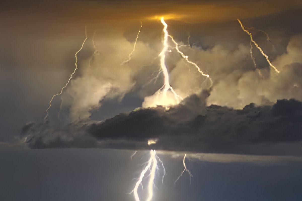 Παγκόσμιος Μετεωρολογικός Οργανισμός: Πόσα χιλιόμετρα κάλυψε η μεγαλύτερη αστραπή που έχει καταγραφεί