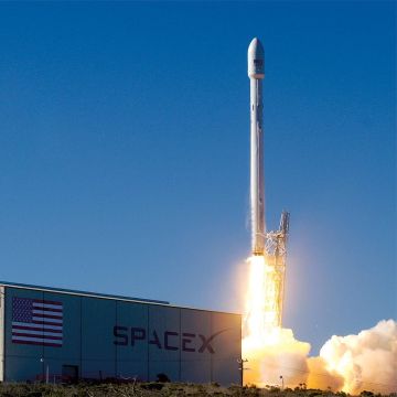 Επένδυση 1 δισ. δολαρίων στην SpaceX από την Google και τη Fidelity