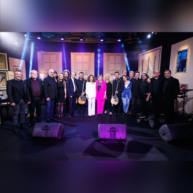 Τα αγαπημένα τραγούδια της Μελίνας Ασλανίδου, στην Αυλή των Χρωμάτων