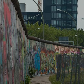 «Απόδραση από το Τείχος της Ντροπής» –  Ένα συγκλονιστικό ιστορικό ντοκιμαντέρ στην ΕΡΤ1