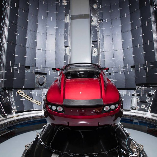 Επιτυχημένη η παρθενική εκτόξευση του Falcon Heavy