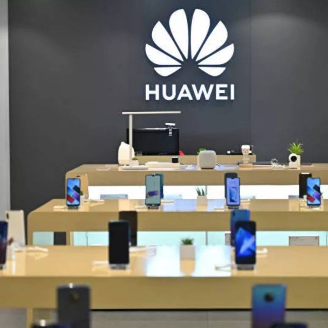 Η Βρετανία ετοιμάζεται να αποκλείσει τη Huawei από το δίκτυο 5G