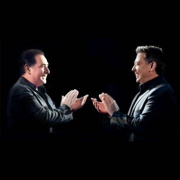 «Σπίτι με το Mega» με τον Βασίλη Καρρά και τον Νίκο Μακρόπουλο