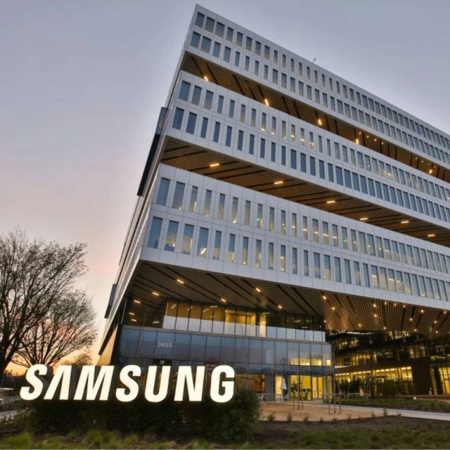 Ρεκόρ κερδών η Samsung χάρη στα τσιπ, τις οθόνες OLED και τα foldable smartphones