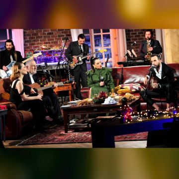 Λαμπερό πρωτοχρονιάτικο «Μουσικό κουτί» με τον Πάνο Μουζουράκη και την Παυλίνα Βουλγαράκη