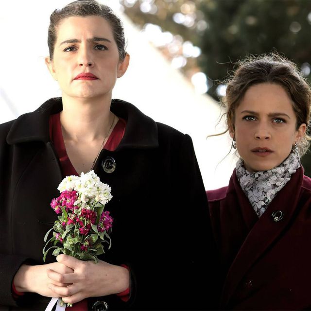 Τηλεόραση: Σειρές, ριάλιτι και πρεμιέρες «παγώνουν» λόγω κορονoϊού