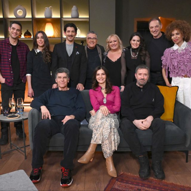 ΕΡΤ1: #Παρέα με τον Γιώργο Κουβαρά – Καλεσμένος ο Γιάννης Μπέζος σε μια εκπομπή με εκλεκτούς καλεσμένους και αγαπημένα τραγούδια