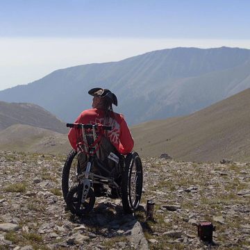 ΕΡΤ2: «Επιστροφή στην κορυφή» – Ένα βραβευμένο ντοκιμαντέρ-ύμνος στη δύναμη της θέλησης και της φιλίας