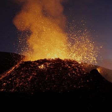 Αφιέρωμα στα ηφαίστεια και Κυριακές αφιερωμένες στην προϊστορία στο VIASAT NATURE