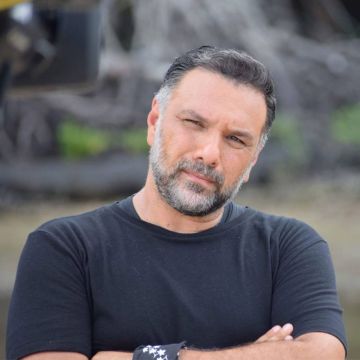 Ο ΑΝΤ1 ανανεώνει τη συνεργασία του με τον Γρηγόρη Αρναούτογλου