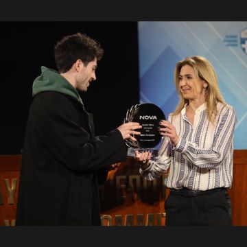 Ο Μίλτος Τεντόγλου τιμήθηκε με το Βραβείο Ήθους Nova στην ετήσια εκδήλωση τιμητικών βραβεύσεων της Ελληνικής Ολυμπιακής Επιτροπής