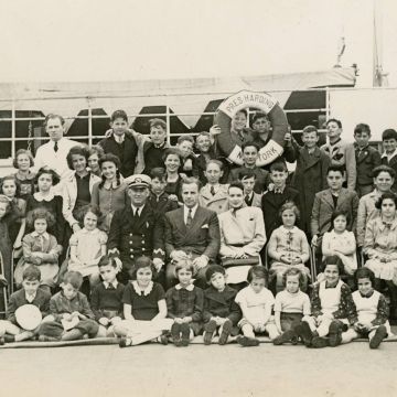 ΕΡΤ1 – «50 παιδιά, η αποστολή διάσωσης του κυρίου και της κυρίας Κράους»