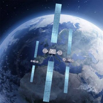 Δύο νέοι ηλεκτρικοί δορυφόροι θα αντικαταστήσουν τους υφιστάμενους Hot Bird