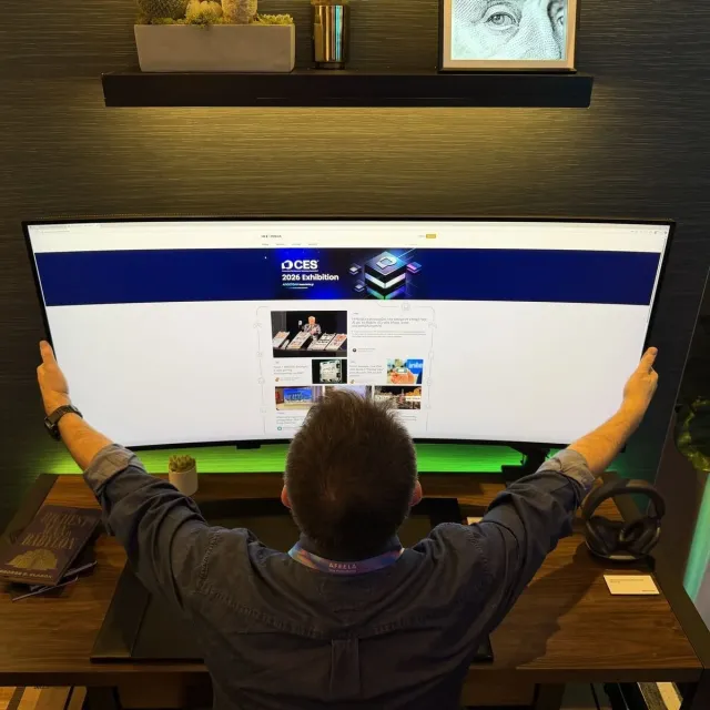 Η Dell φέρνει στη CES την τεράστια UltraSharp 52 με οθόνη 52″, ανάλυση 6K και ρυθμό ανανέωσης 120Hz