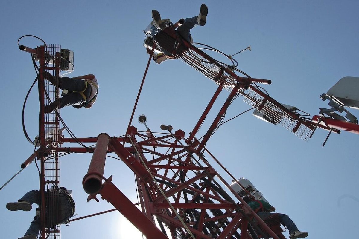 Η ΕΕ εξετάζει απαγόρευση της Huawei στα δίκτυα κινητής τηλεφωνίας των κρατών-μελών