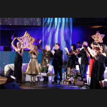 Χριστούγεννα στο Σπίτι με το Mega με την Πάολα και τον Γιάννη Πλούταρχο