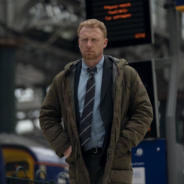 Απρίλιος στην COSMOTE TV με το prequel του «Grease» και 9 ακόμα σειρές