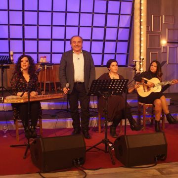 ΕΡΤ1 – Ο Μπάμπης Τσέρτος στην εκπομπή «Στα τραγούδια λέμε ΝΑΙ»