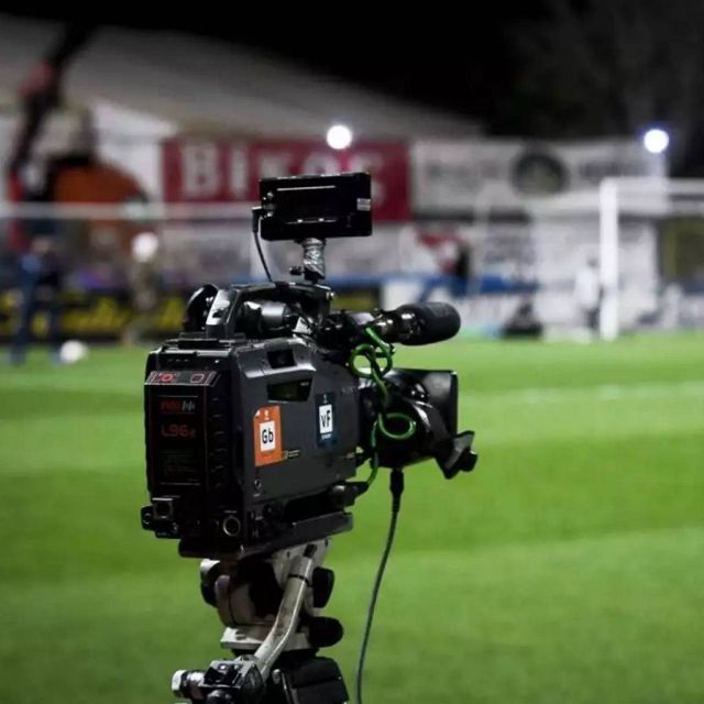 Cosmote TV και τηλεοπτικά Super League. Τι ισχύει και τι όχι