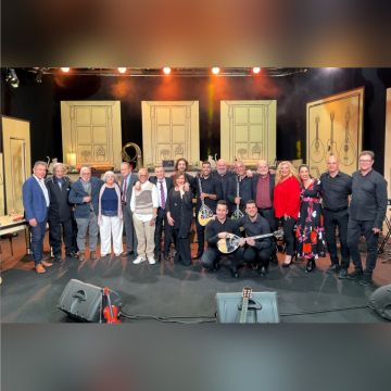 «Αφιέρωμα στον Μάρκο Βαμβακάρη» στην Αυλή των Χρωμάτων