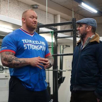 O κομισάριος ποδοσφαίρου του Eurosport, Eric Cantona στη νέα σειρά ενόψει Παγκοσμίου Κυπέλλου, The King’s Road