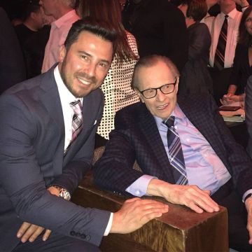 Ο Λάρι Κινγκ αποκλειστικά στο "Buzz" της COSMOTE TV