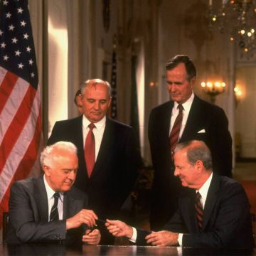 «The Nineties». Το τέλος του 20ού αιώνα και η αρχή του σημερινού τρόπου ζωής