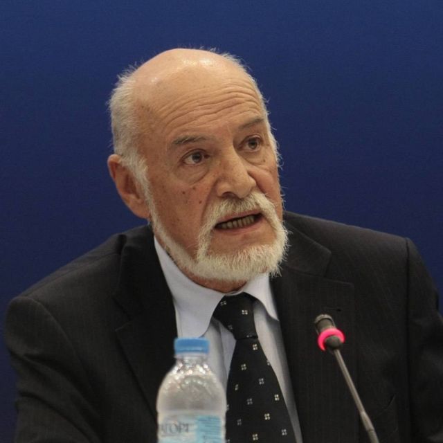 Συντάσσεται η προκήρυξη του διαγωνισμού για τις τηλεοπτικές άδειες