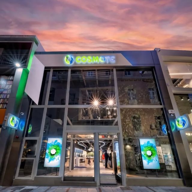 Nέα hi-tech καταστήματα Cosmote