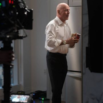 Αυτός είναι ο πραγματικός Bruce Willis!