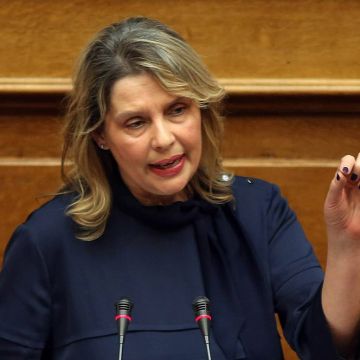 Η Κατερίνα Παπακώστα στο Ρουά Ματ με τη Νίκη Λυμπεράκη