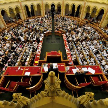 Πέρασε ο νόμος για τον φόρο στις διαφημίσεις στην Ουγγαρία