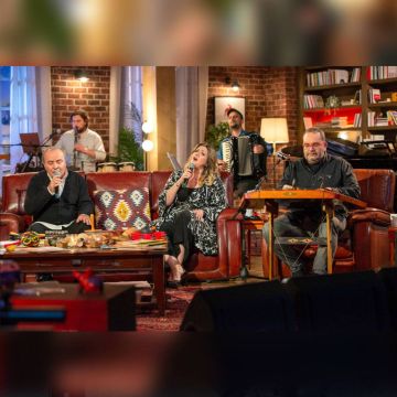 Ο Μπάμπης Τσέρτος, ο Ανδρέας Κατσιγιάννης και η Ασπασία Στρατηγού στο «Μουσικό Κουτί»