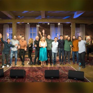 Η Ελένη Τσαλιγοπούλου και ο Ορέστης Ντάντος με guest τον Γιάννη Παπαγεωργίου στο «Μουσικό Κουτί» της ΕΡΤ1