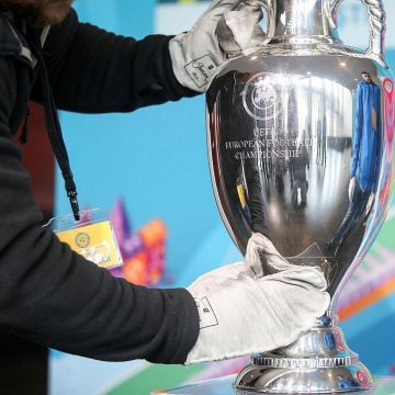 Το 2021 το Euro, πιθανώς από 14 Απριλίου ξανά ποδόσφαιρο, τέλη Ιουνίου οι τελικοί!