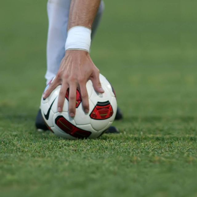 Οριστικά σέντρα στο πρωτάθλημα, μειώνει το «κούρεμα» η ΕΡΤ