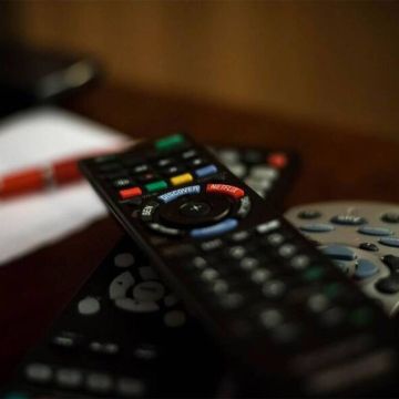 Αναστολή για ένα έτος του ‘τέλους συνδρομητικής τηλεόρασης’