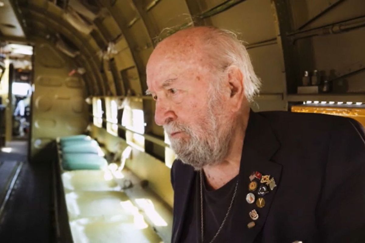 Το COSMOTE HISTORY HD «αποχαιρετά» τον Αντισμήναρχο ε.α. Ακριβό Τσολάκη