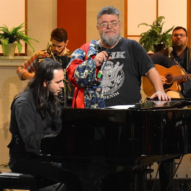 ΕΡΤ2: «Η Αυλή των Χρωμάτων» – Αφιέρωμα στον Σταμάτη Κραουνάκη