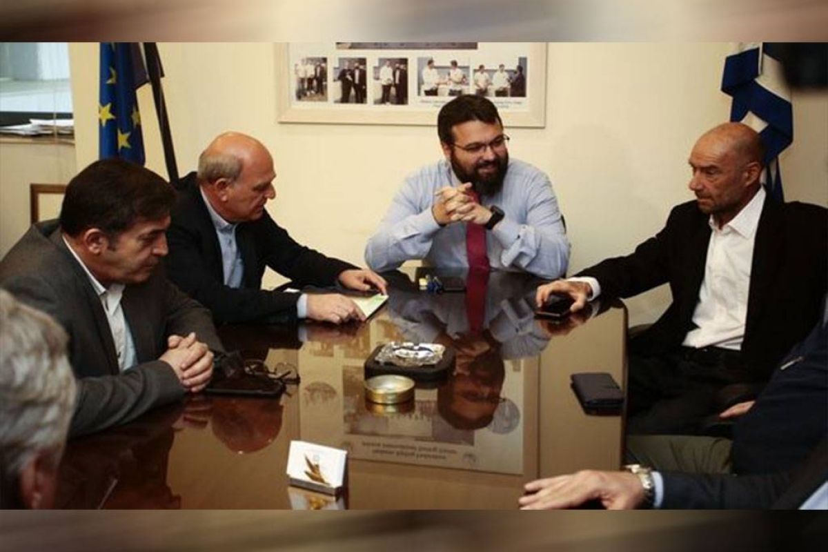 de9c48cd5fd412d9d1eea5aadda4a761 XL e04a40ba