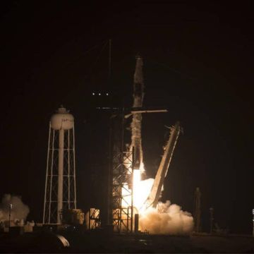 H Space X εκτόξευσε νέο πλήρωμα για τον Διεθνή Διαστημικό Σταθμό