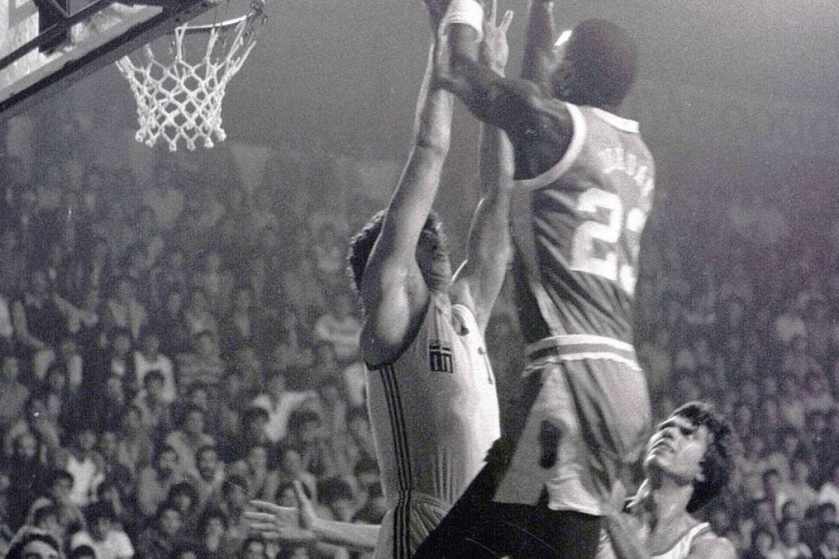 Όταν ο Τζόρνταν αναμετρήθηκε με τον Γκάλη στο Αλεξάνδρειο