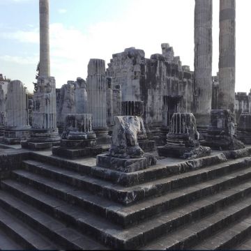 Αφιερωμένο στη δημοκρατία το νέο επεισόδιο της εκπομπής λόγου  «Φιλοσοφία στην πράξη» στο COSMOTE HISTORY HD