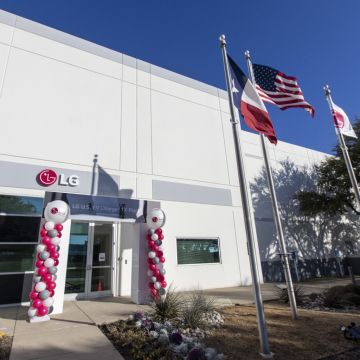 Η LG ΛΕΙΤΟΥΡΓΕΙ ΤΟ ΠΡΩΤΟ ΤΗΣ ΕΡΓΟΣΤΑΣΙΟ ΣΤΙΣ Η.Π.Α. ΓΙΑ ΤΗΝ ΠΑΡΑΓΩΓΗ ΠΡΟΗΓΜΕΝΩΝ ΦΟΡΤΙΣΤΩΝ ΗΛΕΚΤΡΙΚΩΝ ΟΧΗΜΑΤΩΝ